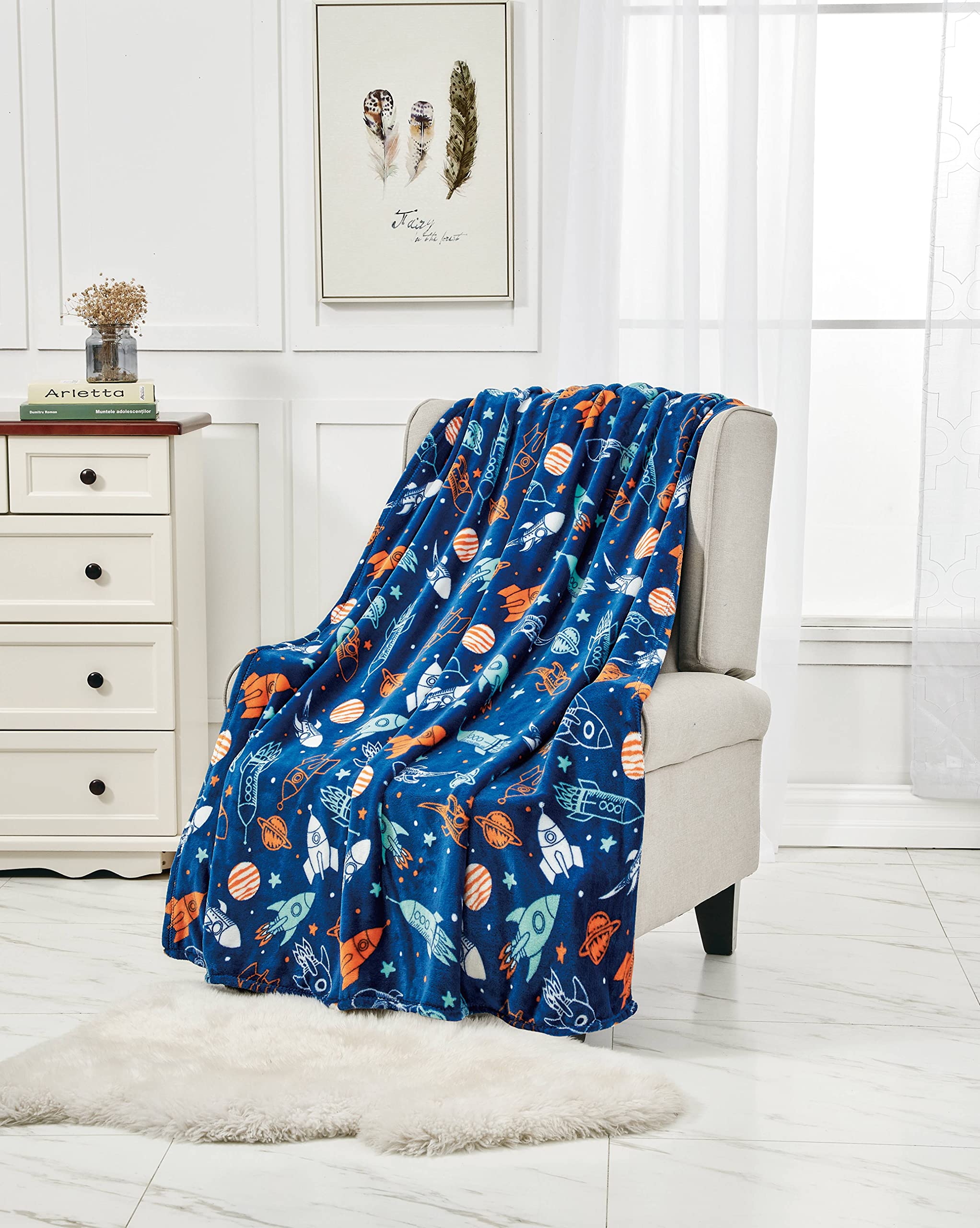 Decor&More American Pride Collection Microplush Throw Blanket (50" x 60") Faith-Hope-Love-Home-Decor