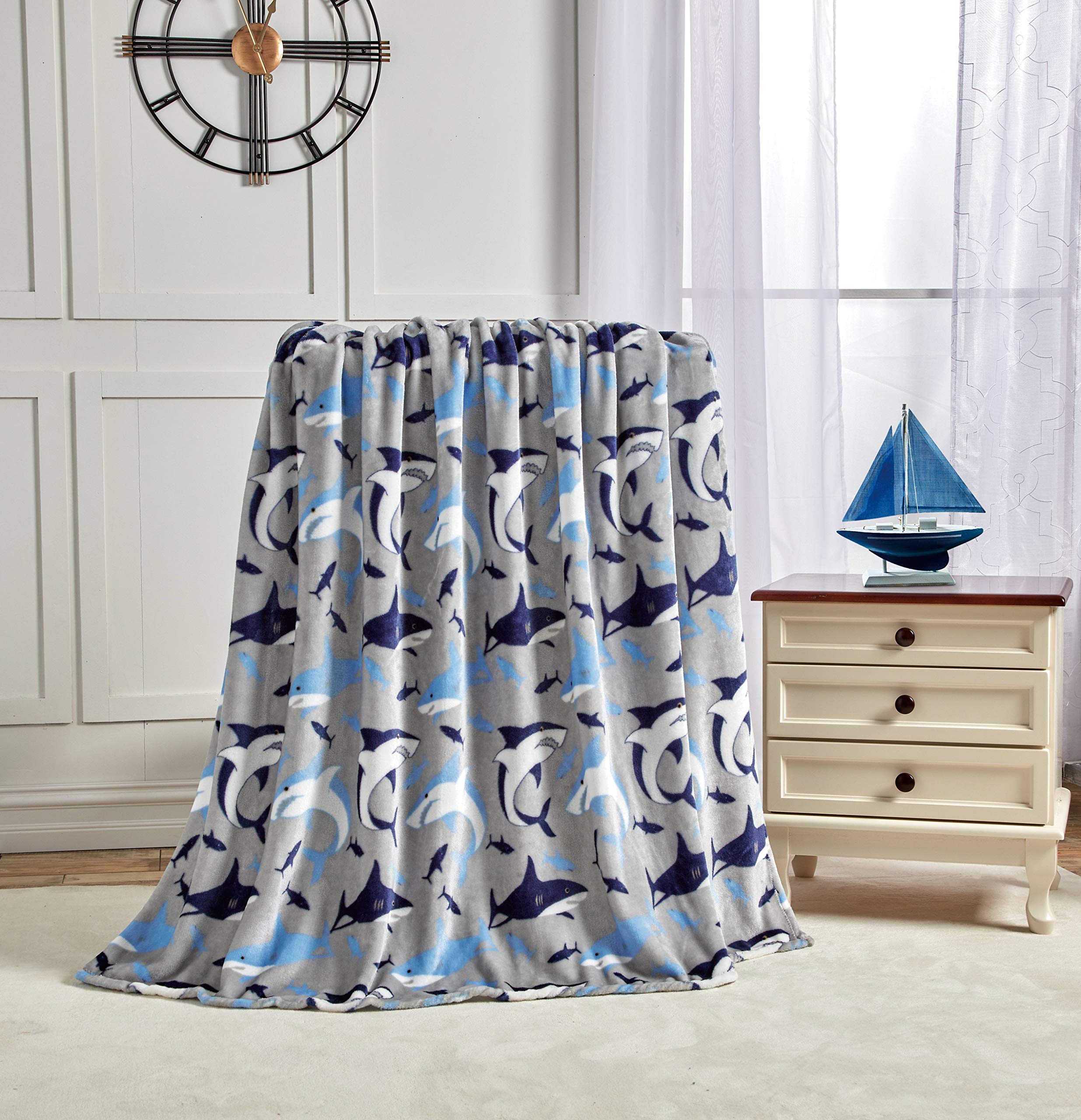 Decor&More American Pride Collection Microplush Throw Blanket (50" x 60") Faith-Hope-Love-Home-Decor