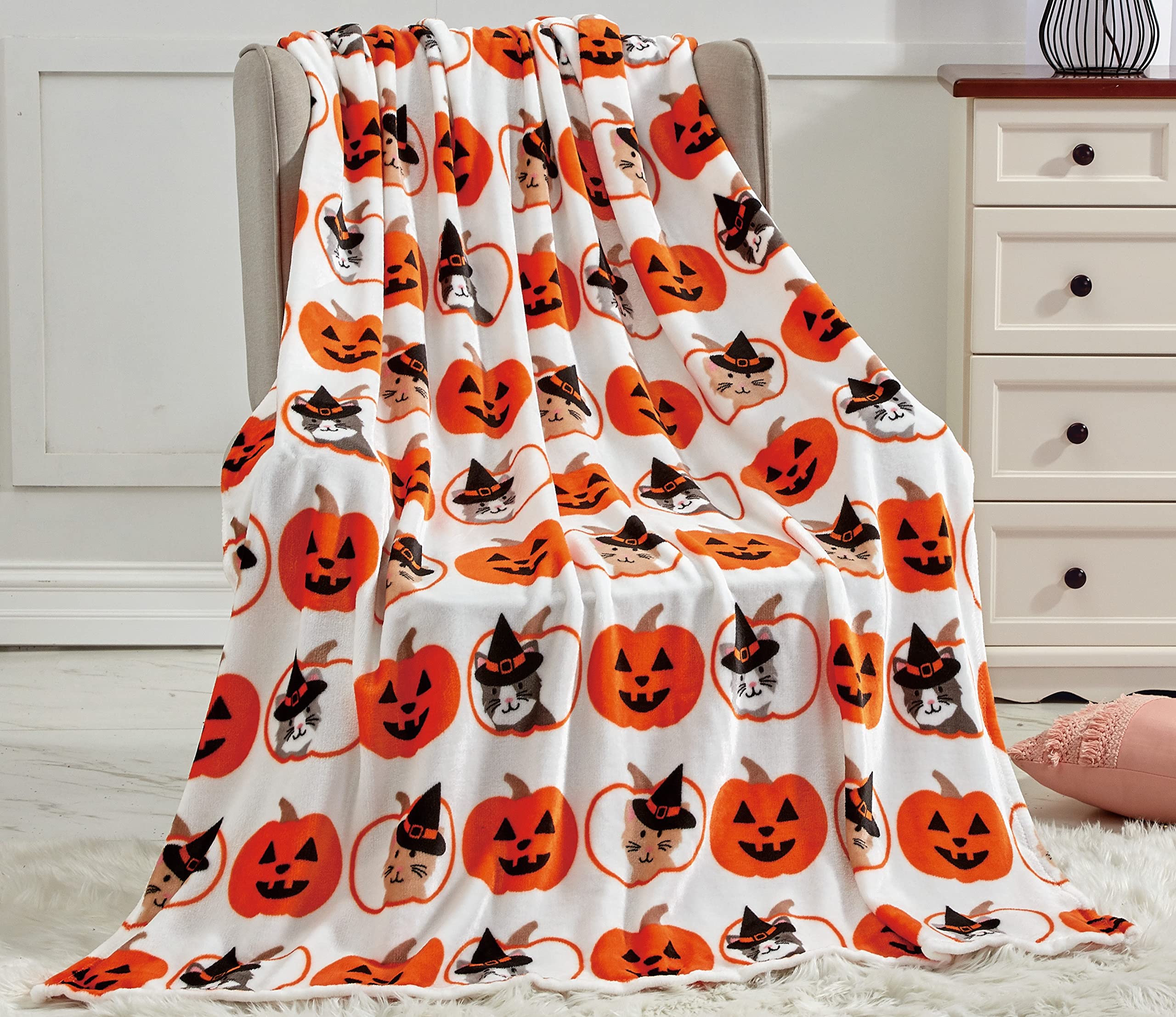 Decor&More Happy Halloween Microplush Throw Blanket (50" x 60") Faith-Hope-Love-Home-Decor