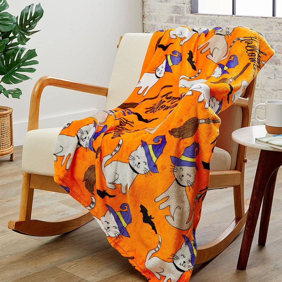 Decor&More Happy Halloween Microplush Throw Blanket (50" x 60")