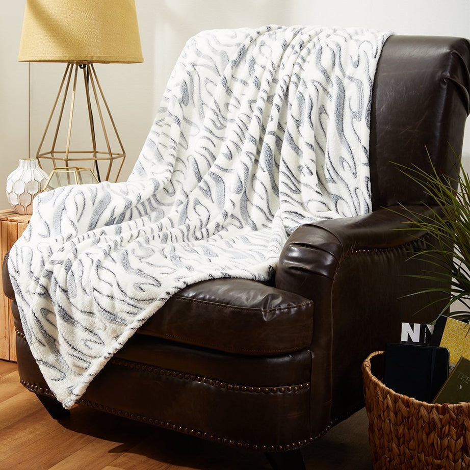 Decor&More Home Essentials Cameo Microplush Blanket