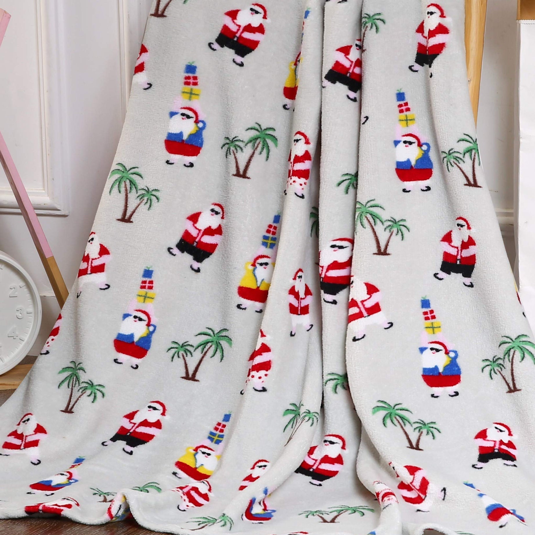 Decor&More Home Essentials Christmas Throw