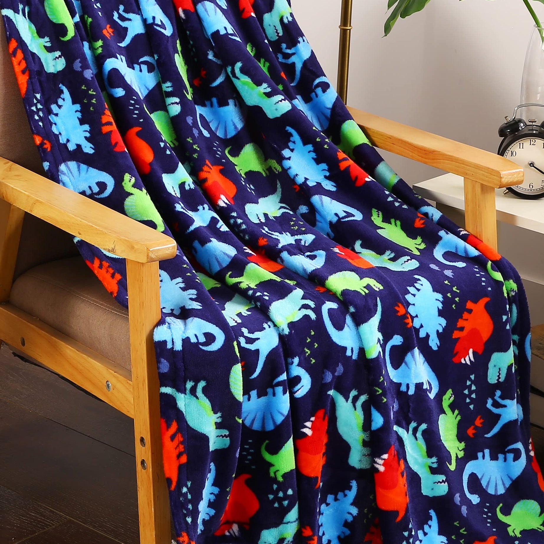 Decor&More American Pride Collection Microplush Throw Blanket (50" x 60")