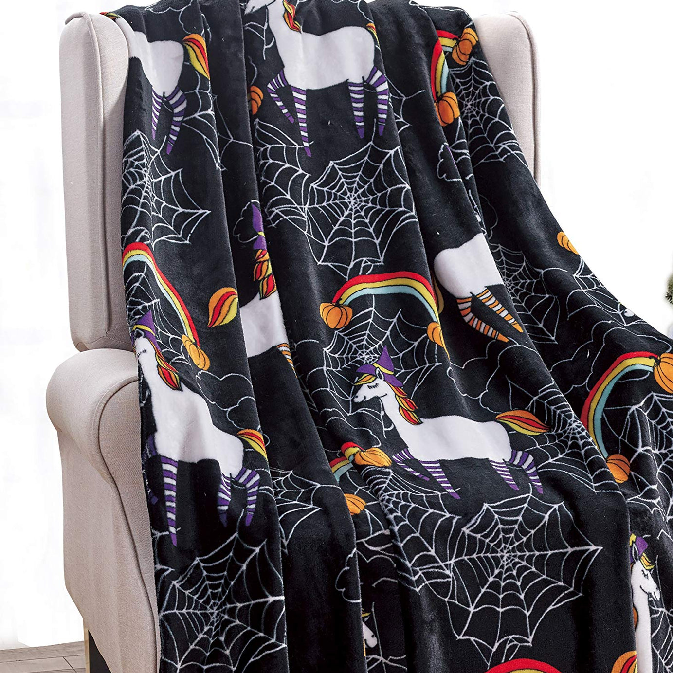 Decor&More Happy Halloween Microplush Throw Blanket (50" x 60")
