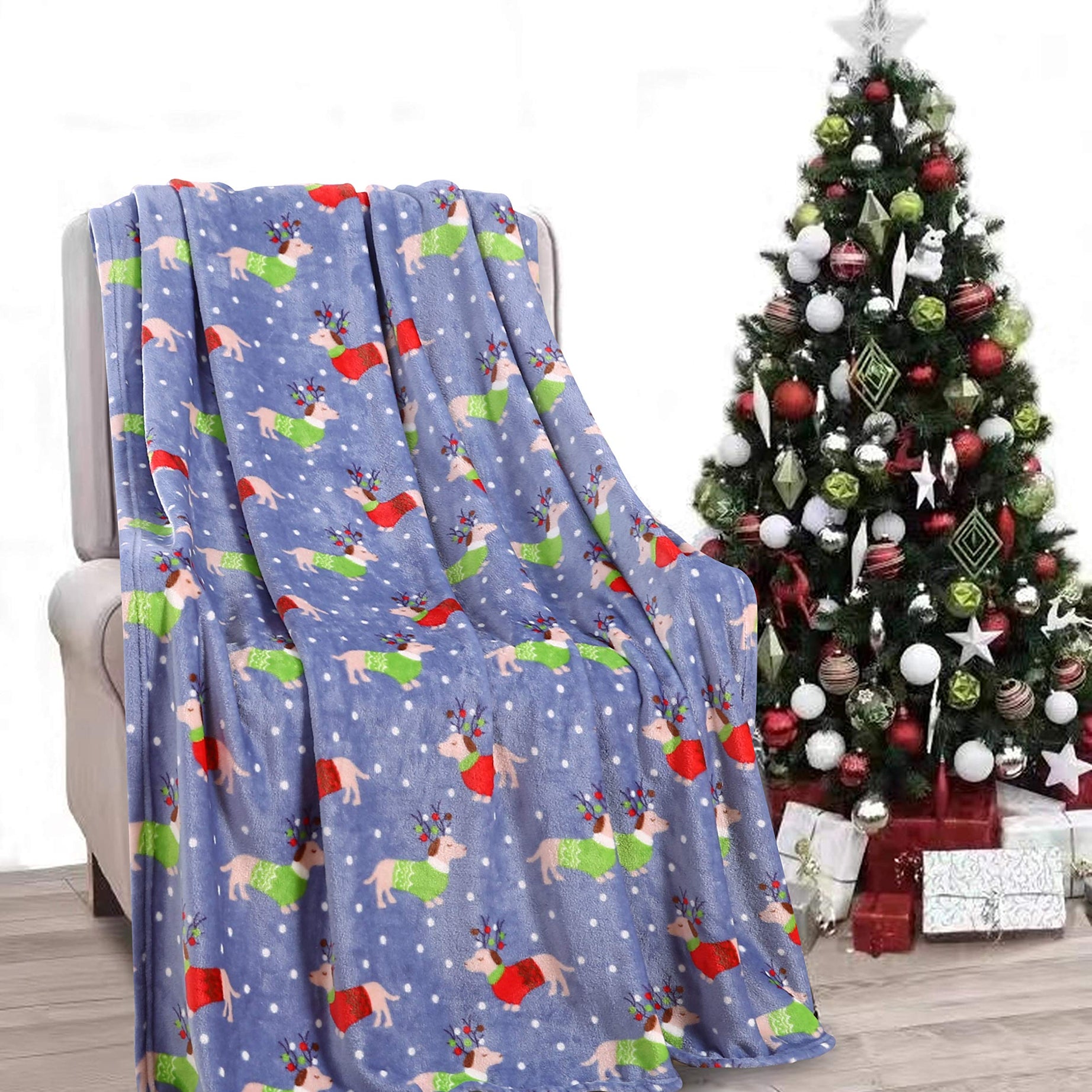 Decor&More Home Essentials Christmas Throw