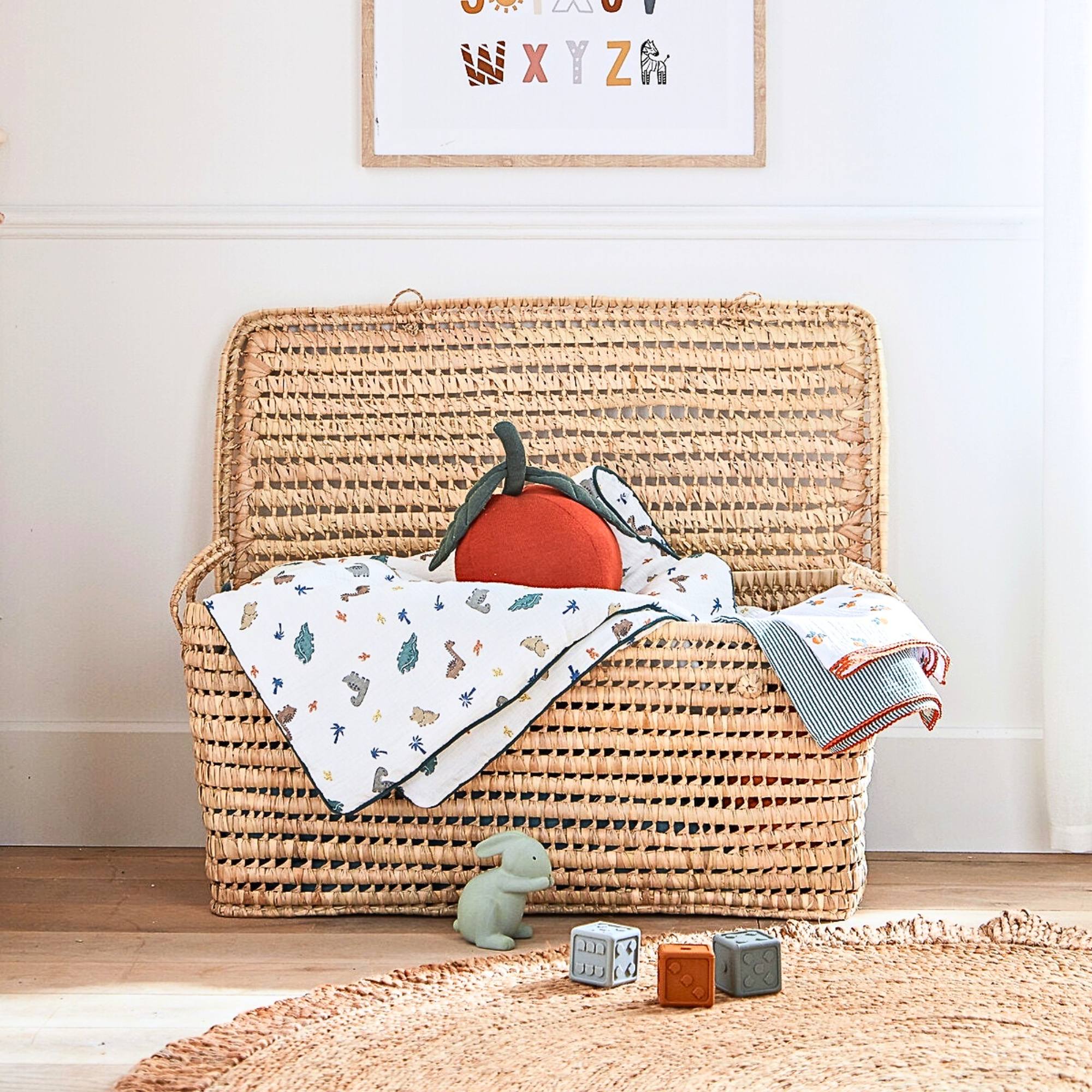 Palm Leaf Wicker Storage Trunk – Large 31-Inch Lidded Toy & Storage Box