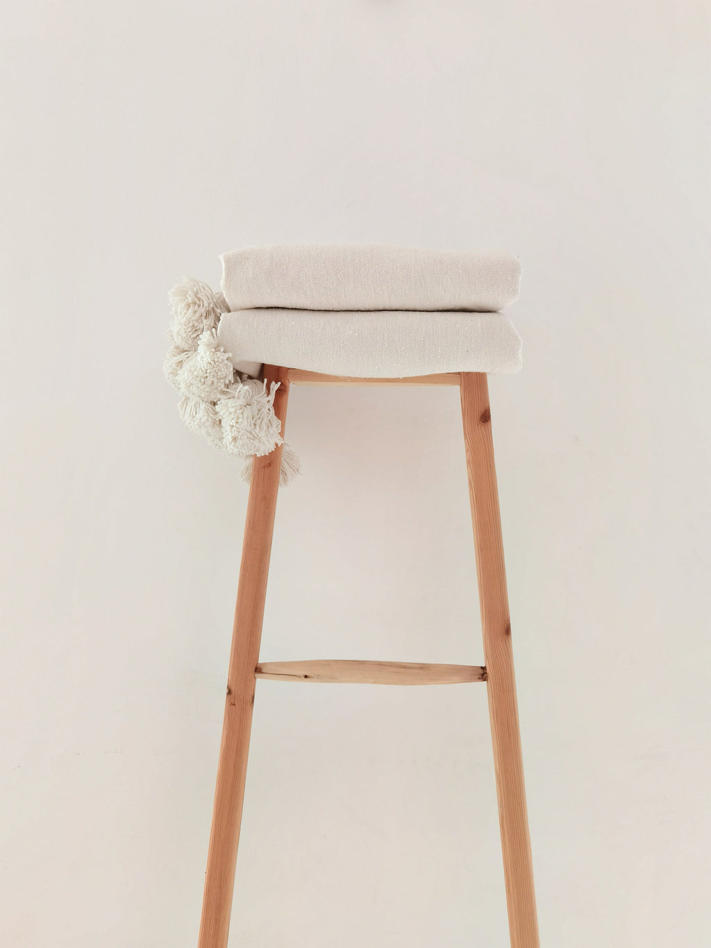 White Handmade Moroccan Throw Blanket Natural Cotton - LuxoraCraft