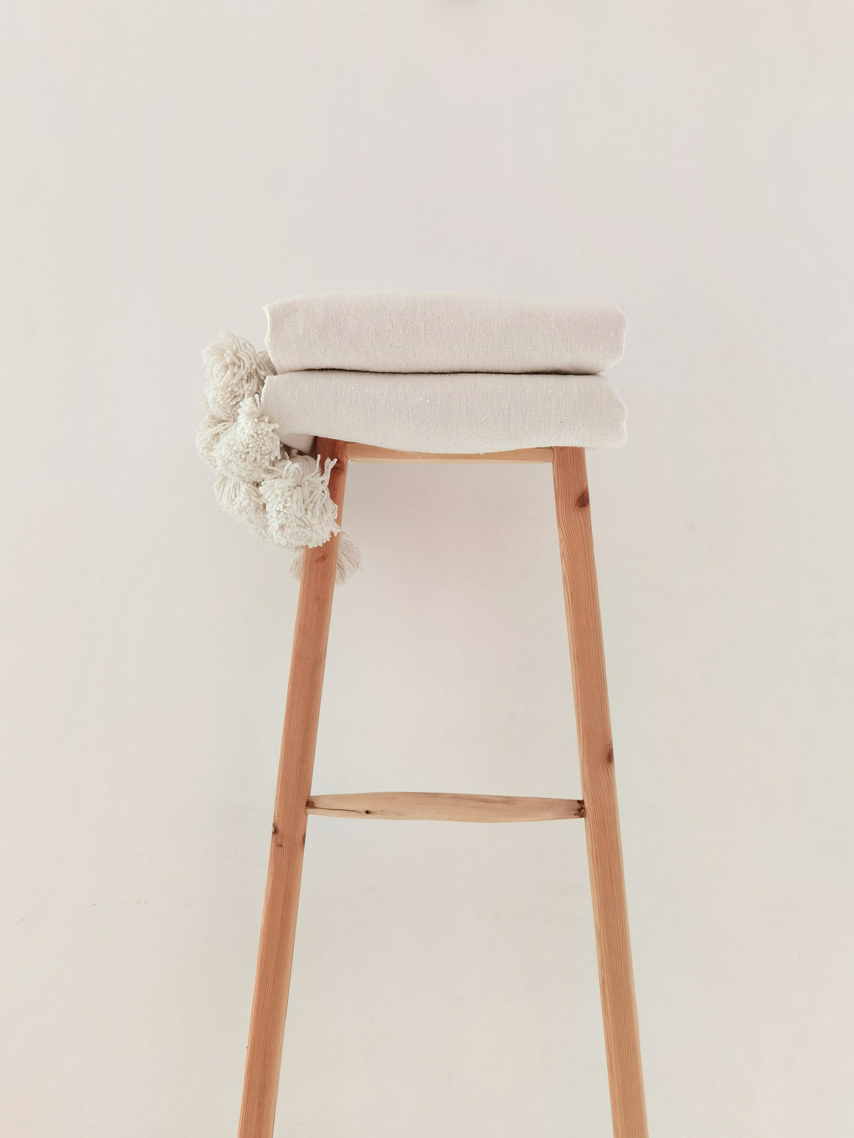White Handmade Moroccan Throw Blanket Natural Cotton - LuxoraCraft