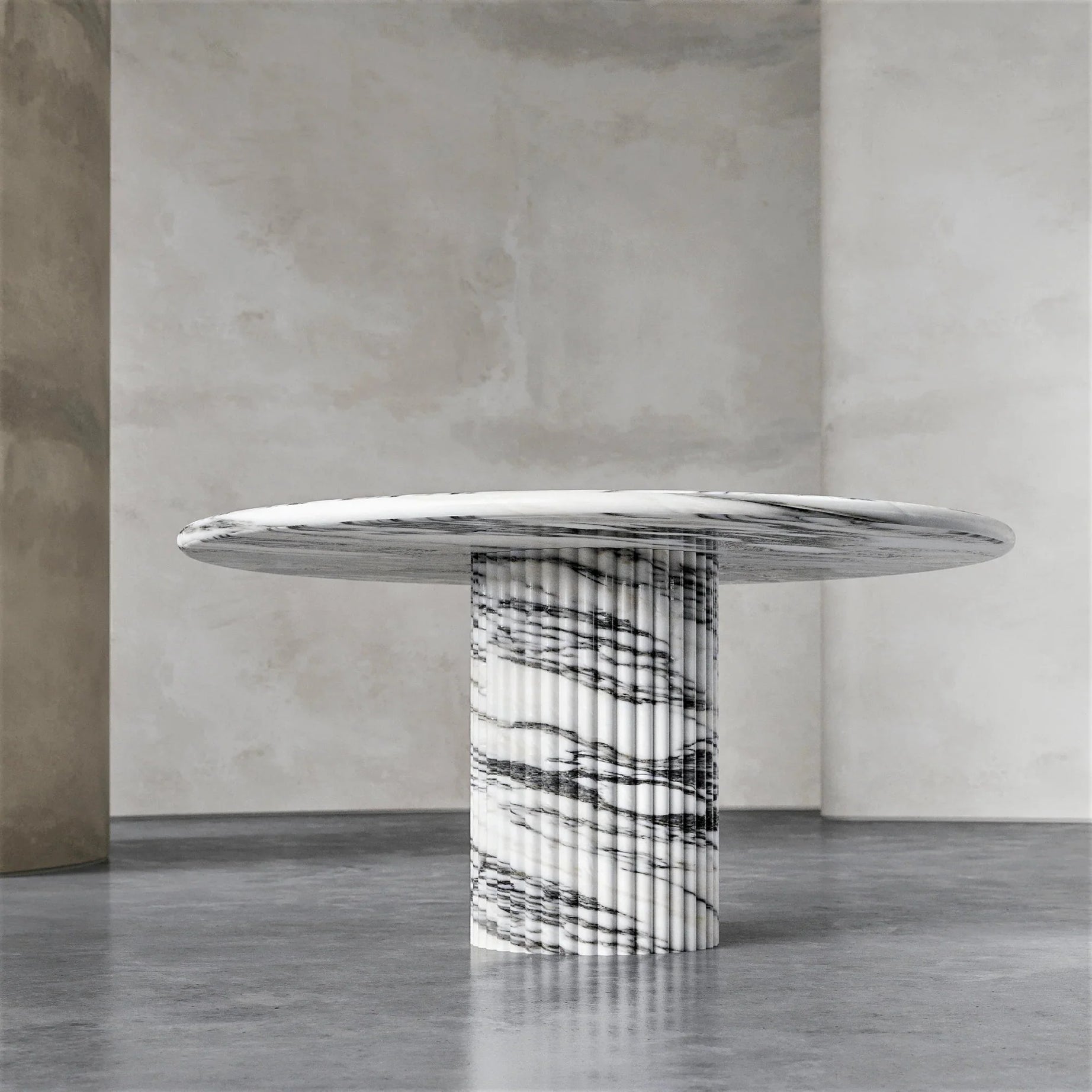 Elisa Petit Round Dining Table